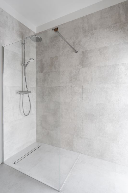 Rain Shower Head in a Minimalist Setup